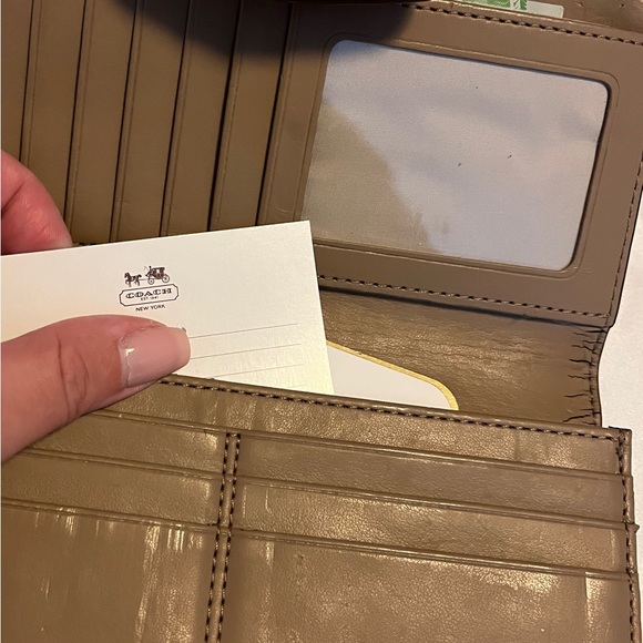 COACH wallet - Picture 4 of 5